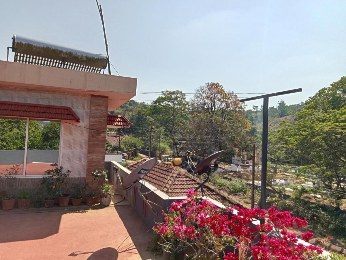 Krupa Homestay 마디케리 외부 사진
